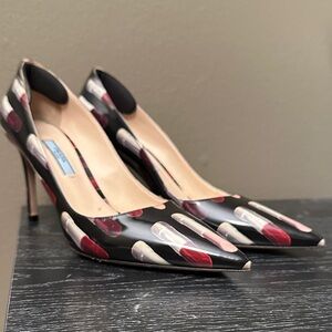 Prada lipstick print high heel pumps, worn once, size 38.5